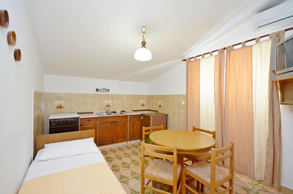 Apartments Vila Punta Jadrtovac Exterior photo